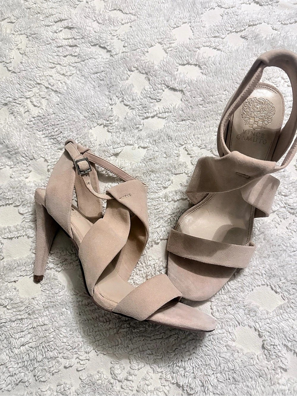 Vince Kamuto Strappy Heels in Nude Like New